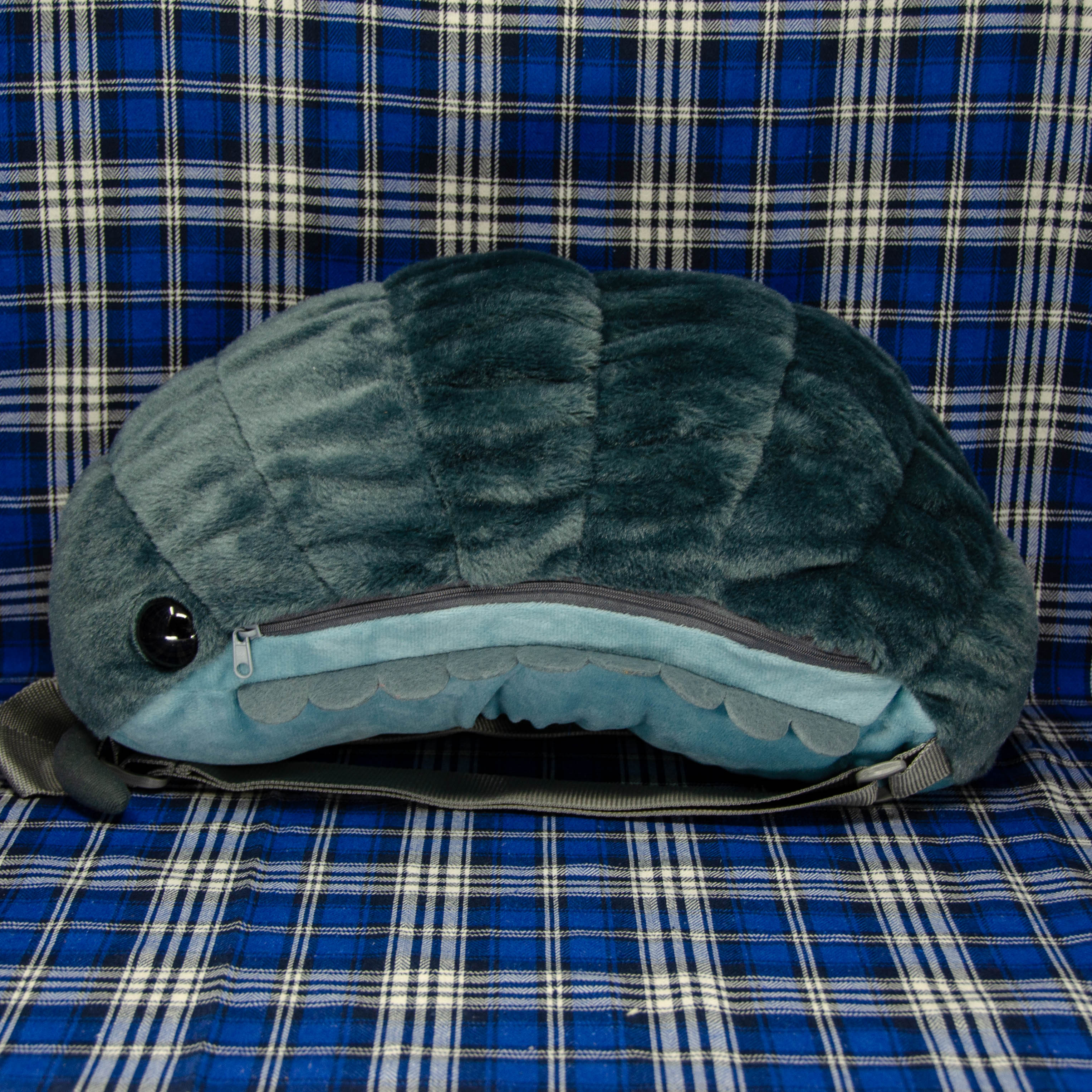Pillbug Large Backpack with Dual Straps